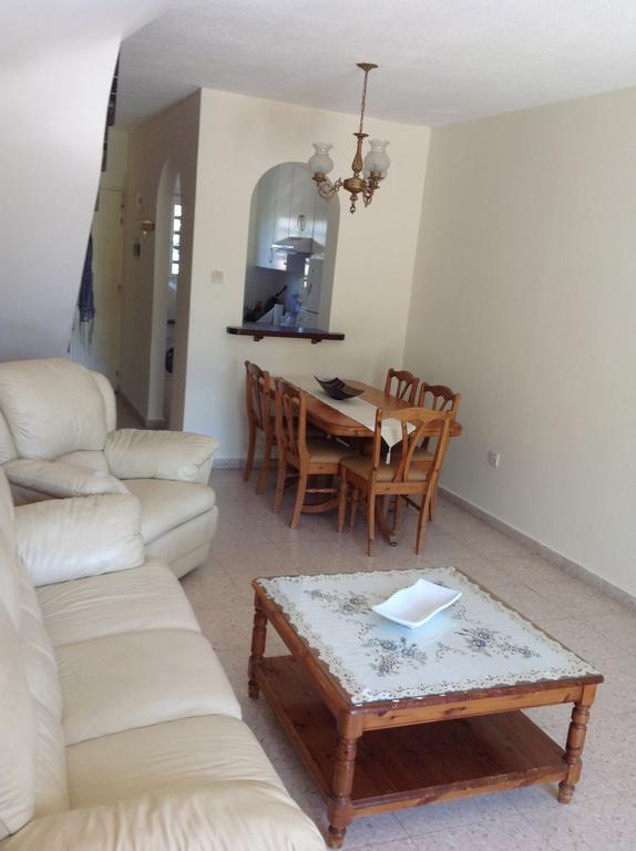 Paphos Townhouse Villa Bagian luar foto