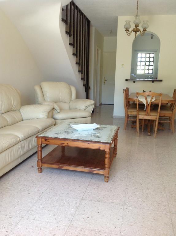 Paphos Townhouse Villa Bagian luar foto