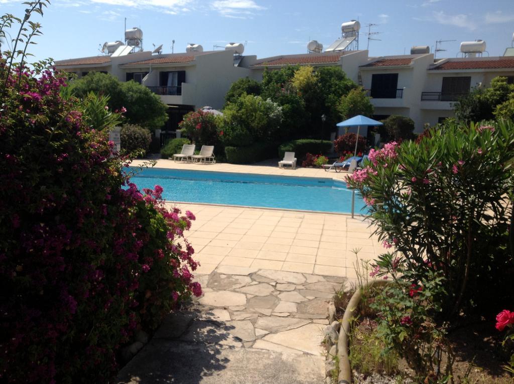 Paphos Townhouse Villa Bagian luar foto